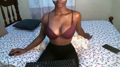 slimqueenbae online show from September 13, 7:27 am
