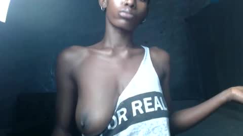 Snapshot of slimzyx chatting on October 8, 1:21 am slimzyx online show from October 8, 1:21 am