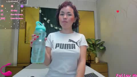 Snapshot of slut_milf4u chatting on December 12, 11:29 am Paola online show from December 12, 11:29 am