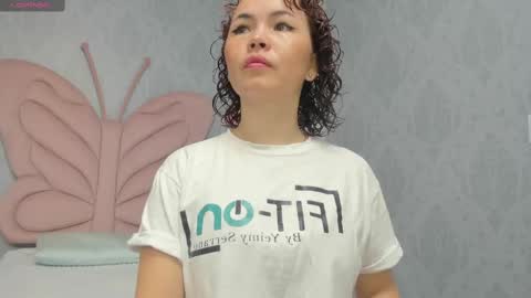 Snapshot of slut_milf4u chatting on March 6, 11:03 am Paola online show from March 6, 11:03 am