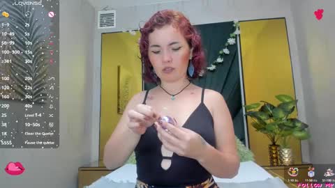 Snapshot of slut_milf4u chatting on February 22, 12:08 pm Paola online show from February 22, 12:08 pm