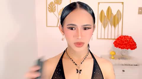 Snapshot of slutty_vanna chatting on March 5, 5:50 pm mia online show from March 5, 5:50 pm