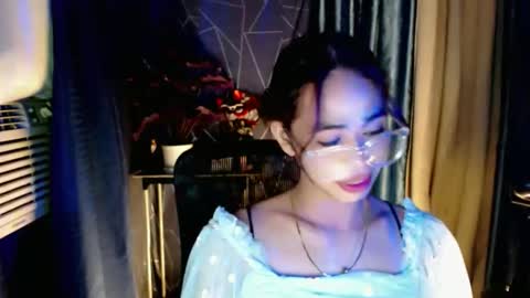 sluttypatotie online show from June 8, 8:30 pm
