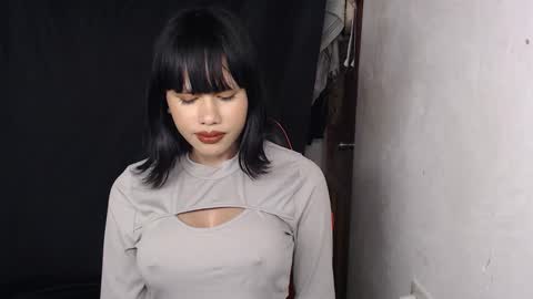 Jennifer online show from December 14, 1:06 pm