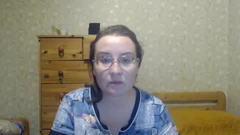 Snapshot of smart_rose chatting on January 6, 1:53 am smart_rose online show from January 6, 1:53 am