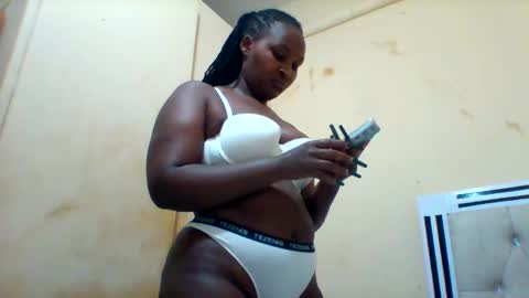 Snapshot of smartqueen1 chatting on October 13, 3:42 am Katerina online show from October 13, 3:42 am