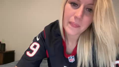 Snapshot of smexxii93 chatting on February 3, 2:03 am smexxii93 online show from February 3, 2:03 am