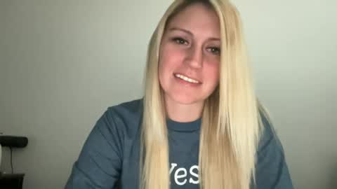 Snapshot of smexxii93 chatting on October 29, 6:32 pm smexxii93 online show from October 29, 6:32 pm