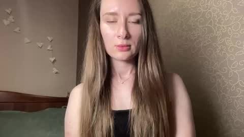 smilequeen_ online show from October 7, 6:12 pm