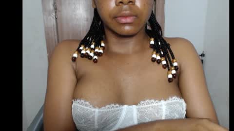 Snapshot of snowdrop5 chatting on October 10, 2:05 am snowdrop5 online show from October 10, 2:05 am