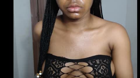 Snapshot of snowdrop5 chatting on October 12, 2:36 am snowdrop5 online show from October 12, 2:36 am