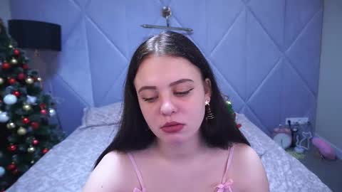 snowwhite_bella online show from December 21, 7:23 am