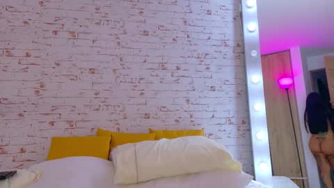 Snapshot of sofhia_cruz chatting on October 18, 3:53 am sofhia cruz online show from October 18, 3:53 am