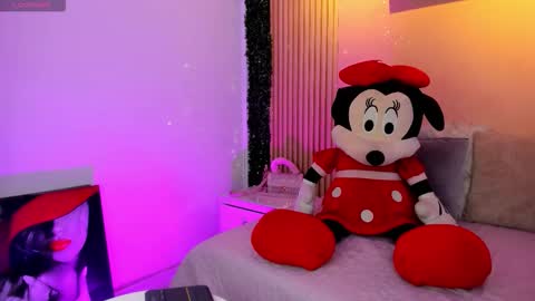 sofi_cuttie online show from December 14, 3:56 am