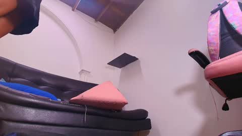 Snapshot of sofi_decker chatting on October 9, 12:31 pm Sofia online show from October 9, 12:31 pm