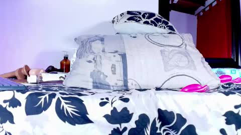 Snapshot of sofi_decker chatting on March 8, 3:05 am Sofia online show from March 8, 3:05 am