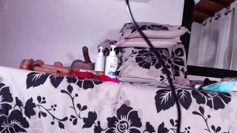 Snapshot of sofi_decker chatting on January 28, 3:04 am Sofia online show from January 28, 3:04 am