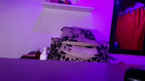 Snapshot of sofi_decker chatting on January 8, 3:08 am Sofia online show from January 8, 3:08 am