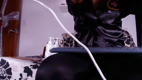 Snapshot of sofi_decker chatting on December 30, 3:03 am Sofia online show from December 30, 3:03 am