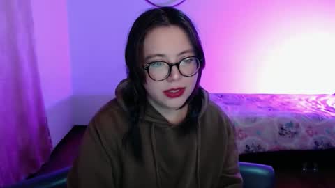 Sofi Lynch online show from January 18, 5:04 am