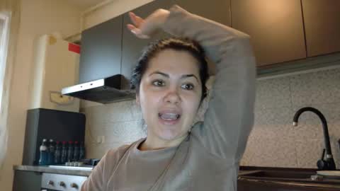 sofi moon26 online show from February 9, 12:07 pm