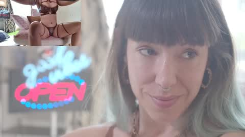 Snapshot of sofi_mora chatting on September 27, 2:13 pm Sofi Mora online show from September 27, 2:13 pm