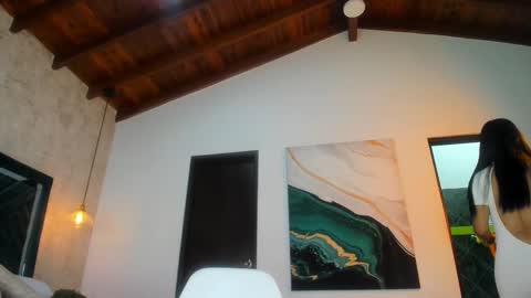 Sofi online show from March 17, 11:25 am