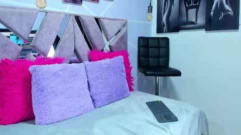 Snapshot of sofi_noa chatting on December 27, 3:20 am Sofi Noa online show from December 27, 3:20 am