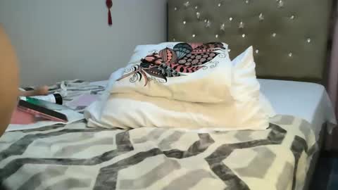 sofia8428 online show from May 7, 11:08 pm
