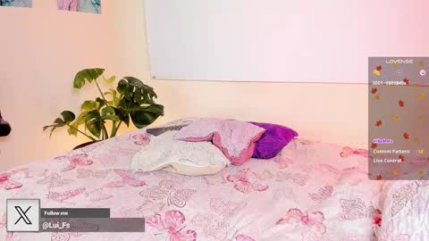 Snapshot of sofia__lujan chatting on November 1, 10:19 am call me L U online show from November 1, 10:19 am