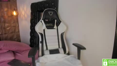 Sofia online show from October 3, 7:30 pm