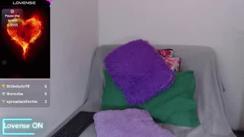 sofia  whitee online show from October 1, 9:03 am