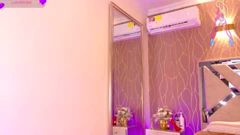    online show from October 28, 12:33 pm