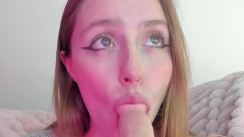 Snapshot of sofia_palacios_ chatting on February 26, 4:19 am online show from February 26, 4:19 am