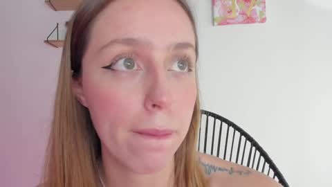 Snapshot of sofia_palacios_ chatting on December 31, 2:40 am online show from December 31, 2:40 am