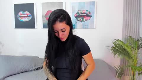 Snapshot of sofia_riveraa chatting on February 15, 8:01 pm SOFIA online show from February 15, 8:01 pm