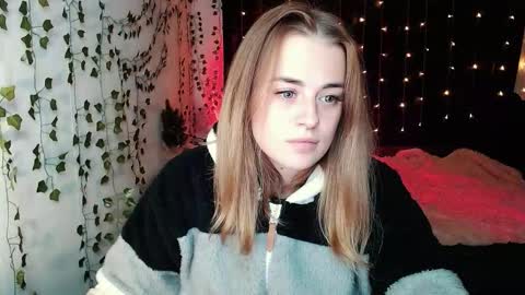 sofia_rosemary online show from October 5, 1:05 pm
