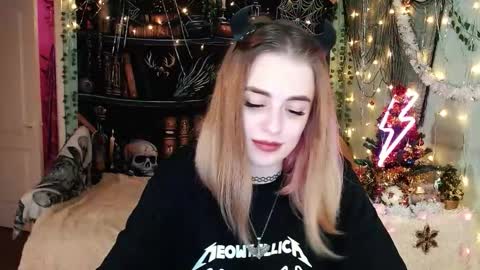 sofia_rosemary online show from January 17, 3:30 pm