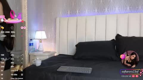 Snapshot of sofia_rousse_ chatting on October 2, 7:52 pm       online show from October 2, 7:52 pm