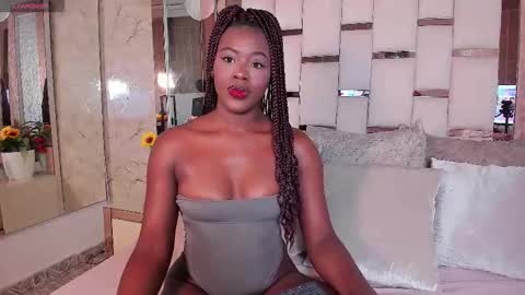 Sofia Samuels online show from January 18, 1:07 pm