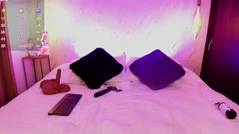 Sofia Stones online show from February 1, 10:44 pm