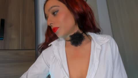 Snapshot of sofia_swett_03 chatting on December 28, 3:26 am laura online show from December 28, 3:26 am