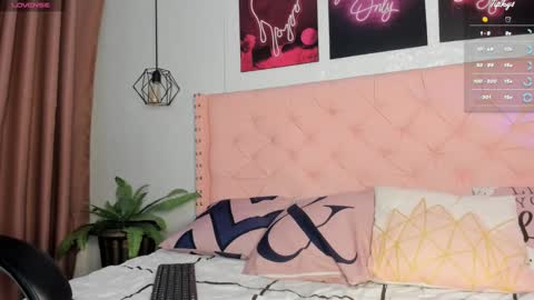 Sofi online show from December 6, 8:17 pm