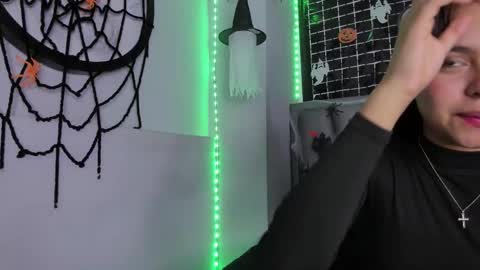 Snapshot of sofia_villareal chatting on October 16, 12:30 pm Sofa online show from October 16, 12:30 pm