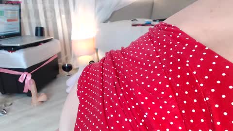 Snapshot of sofiabaileys chatting on January 18, 10:17 pm Sofia welcome to my room online show from January 18, 10:17 pm