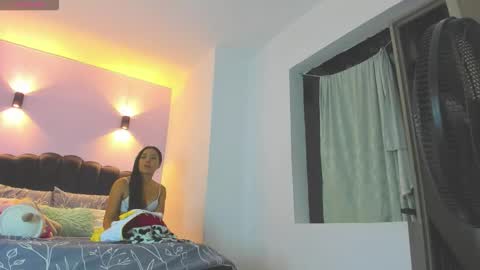 Snapshot of sofiaclaus_19 chatting on November 2, 2:37 am Sofia online show from November 2, 2:37 am