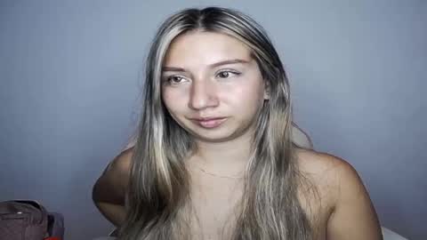 Sofia Russell online show from September 30, 5:02 am