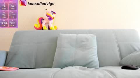 Snapshot of sofiedvige chatting on December 5, 6:32 am Sofia online show from December 5, 6:32 am