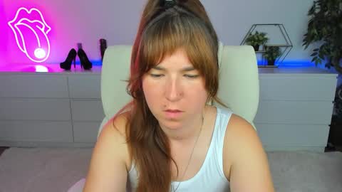 Snapshot of sofii_darling chatting on September 8, 4:39 pm sofii_darling online show from September 8, 4:39 pm