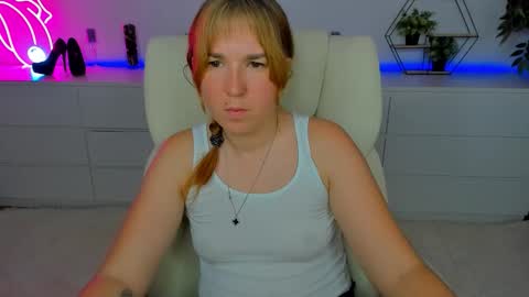 Snapshot of sofii_darling chatting on October 7, 6:01 pm sofii_darling online show from October 7, 6:01 pm